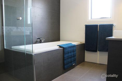 Property photo of 1 Selma Close Lynbrook VIC 3975