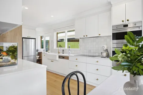 Property photo of 27 Bellara Drive Mooroolbark VIC 3138