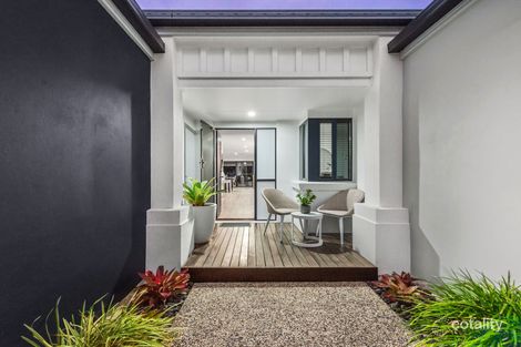 Property photo of 33 Sylvateere Crescent Wakerley QLD 4154