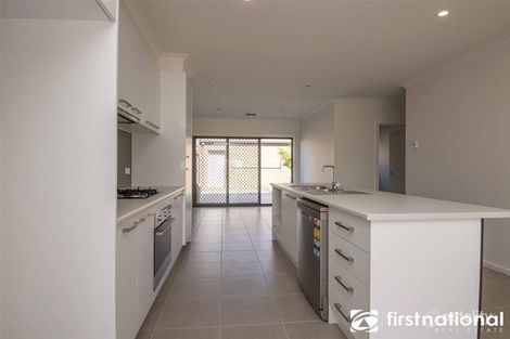 Property photo of 10 Atlantic Drive Pakenham VIC 3810