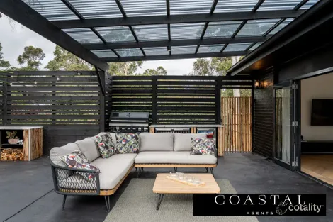 Property photo of 5 Lorrimore Close Mount Eliza VIC 3930