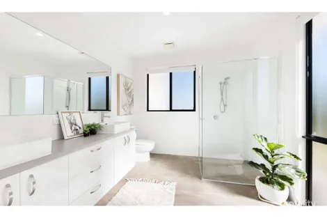 Property photo of 53 Rio Vista Boulevard Broadbeach Waters QLD 4218