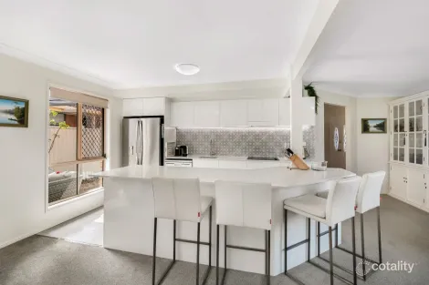 1/31 Eider Ave, Paradise Point, QLD 4216