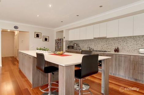 Property photo of 31 Tiffany Crescent Roxburgh Park VIC 3064