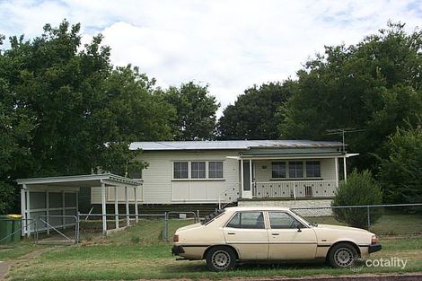 19 Blackstone Rd, Eastern Heights, QLD 4305