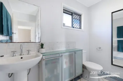Property photo of 73 George Street Kippa-Ring QLD 4021