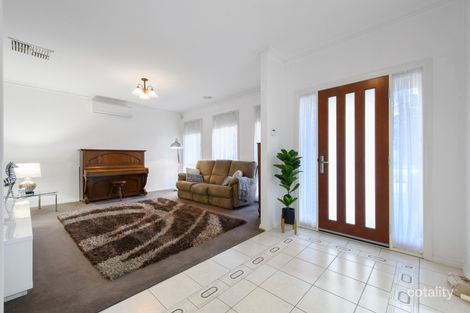 Property photo of 21 Bruce Way Taylors Lakes VIC 3038
