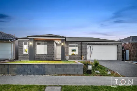 30 Everard Ave, Clyde North, VIC 3978