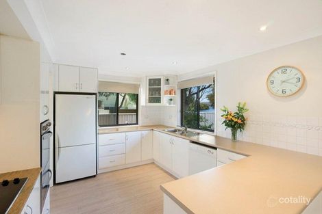 Property photo of 33 Bayside Drive Green Point NSW 2251