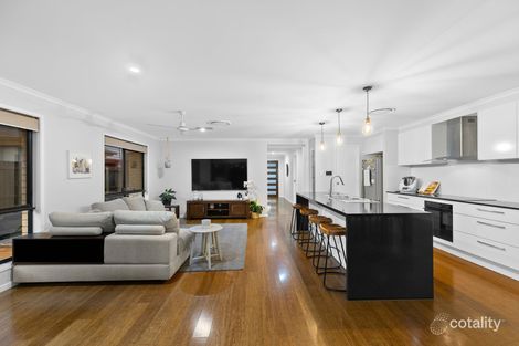 Property photo of 14 Lyrebird Crescent Upper Kedron QLD 4055
