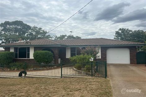 4 Upper St, North Tamworth, NSW 2340