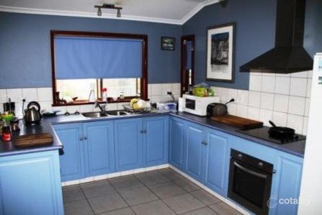 Property photo of 9 Stonehaven Avenue Nelson VIC 3292