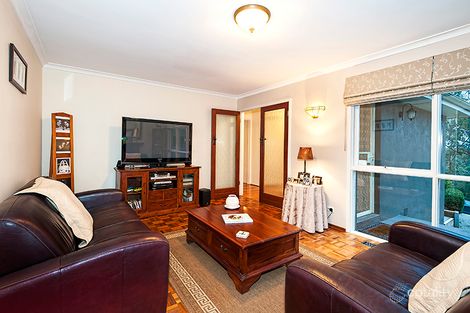 Property photo of 18 Kirwana Grove Montmorency VIC 3094