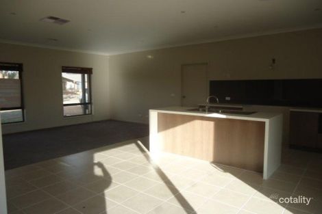 Property photo of 5 Parrot Drive Whittlesea VIC 3757