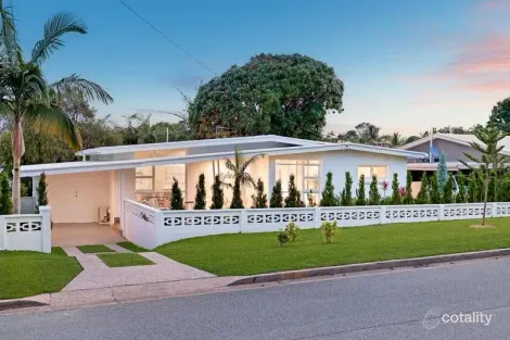 Property photo of 12 Second Avenue Labrador QLD 4215