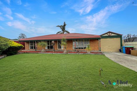 Property photo of 5 Vincent Court Cranbourne North VIC 3977