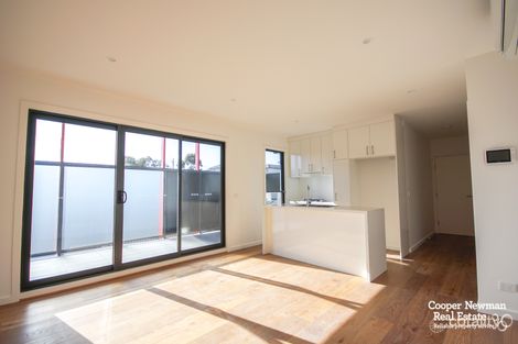 Property photo of 9/4 Milford Avenue Burwood VIC 3125