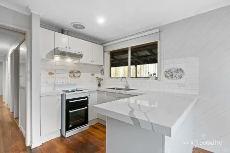 Property photo of 8 Beccles Court St Albans VIC 3021