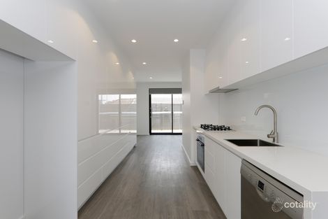 Property photo of 2/911 Doncaster Road Doncaster East VIC 3109