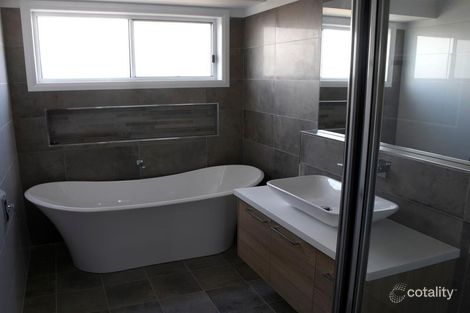 Property photo of 8 Cunjegong Loop Gobbagombalin NSW 2650