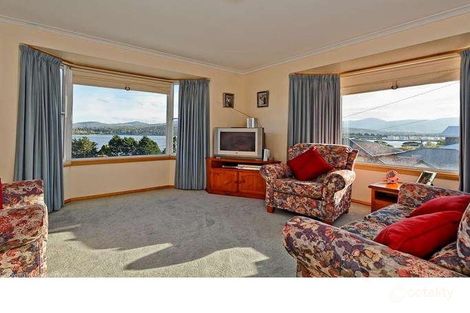 Property photo of 2/172 Derwent Avenue Lindisfarne TAS 7015