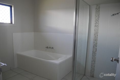 Property photo of 20 Bluff Street Bushland Beach QLD 4818