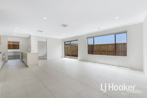 Property photo of 3 Remedy Drive Clyde VIC 3978