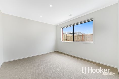 Property photo of 3 Remedy Drive Clyde VIC 3978