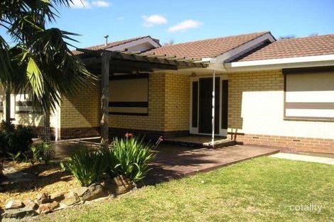 8 Fender Ct, Paralowie, SA 5108