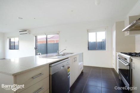 Property photo of 22 Mirabelle Street Pakenham VIC 3810