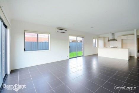 Property photo of 22 Mirabelle Street Pakenham VIC 3810