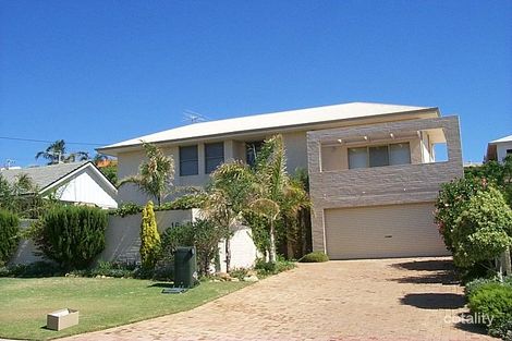 16 Elliott Rd, Trigg, WA 6029