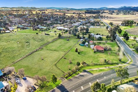 9 Henry Lawson Dr, Bombira, NSW 2850