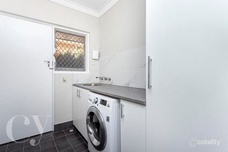 4b Pinaster St, Menora, WA 6050