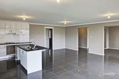 Property photo of 37 Molloy Drive Orange NSW 2800