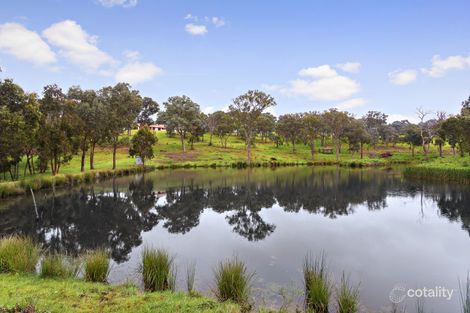 Property photo of 17 Robbies Road Yarrambat VIC 3091