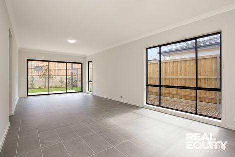 Property photo of 35 Bartholomew Circuit Moorebank NSW 2170