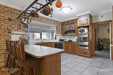 Property photo of 4 Graneel Grove Berwick VIC 3806
