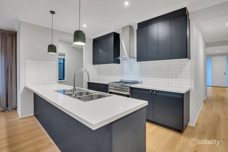 Property photo of 17 Flores Road Craigieburn VIC 3064