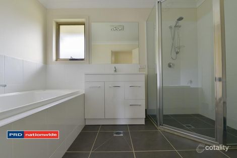 Property photo of 4 Regal Park Drive Oxley Vale NSW 2340