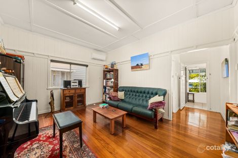 Property photo of 11 Water Red Hill QLD 4059