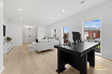 Property photo of 19 Wattletree Drive Taylors Hill VIC 3037