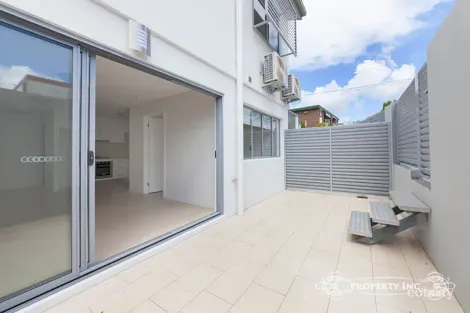 Property photo of 8/2 Durham Street Coorparoo QLD 4151