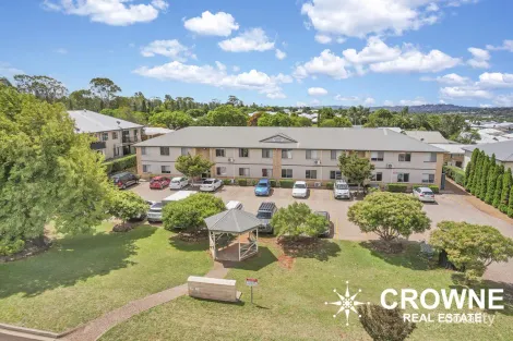 15/5-7 Uniplaza Ct, Kearneys Spring, QLD 4350