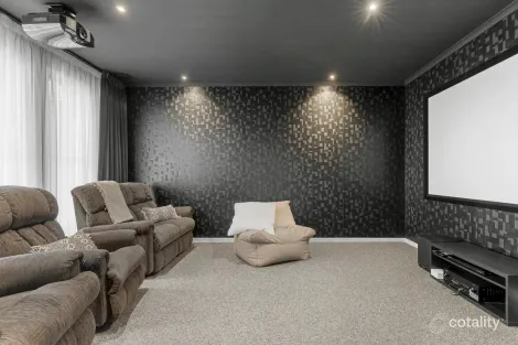 Property photo of 10 Macquarie Parade Meadows SA 5201