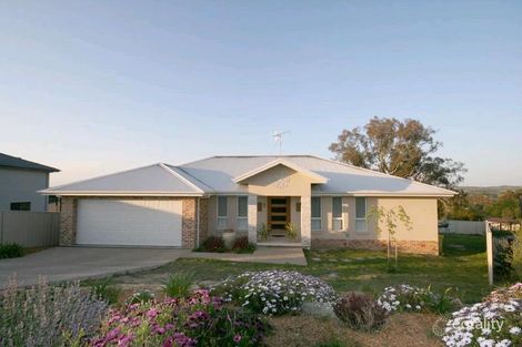 Property photo of 4 Clifton Place Yass NSW 2582