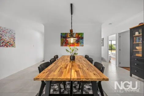 Property photo of 27 Hillview Drive Hillcrest QLD 4118