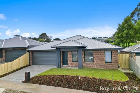 54 Manikato Dr, Drouin, VIC 3818