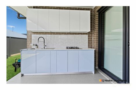 9 Bresman St, Leppington, NSW 2179