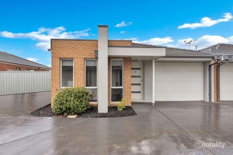 8 Woodlet Pl, Pakenham, VIC 3810